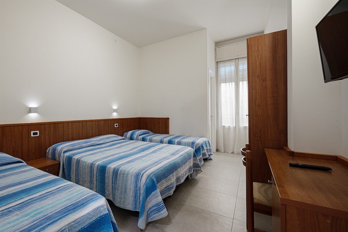 gallery-camere-hotel-flora-cesenatico-01